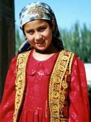 gadis cilik uighur